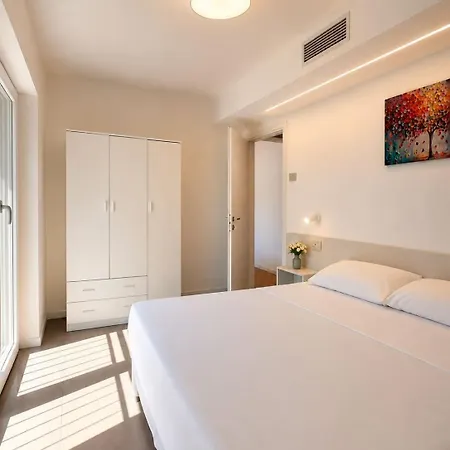 Ca' Gino Svizzer Pool - - Larihome Apartamento