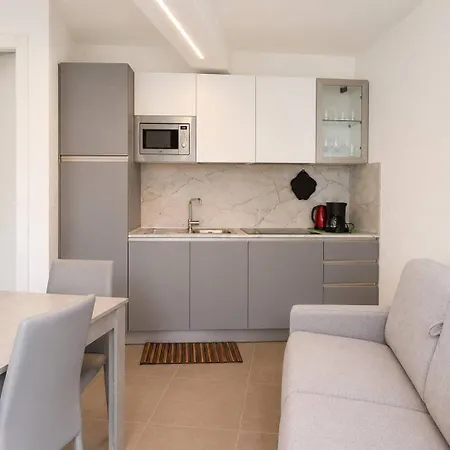 Ca' Gino Svizzer Pool - - Larihome Dongo