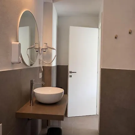 Ca' Gino Svizzer Pool - - Larihome * Dongo
